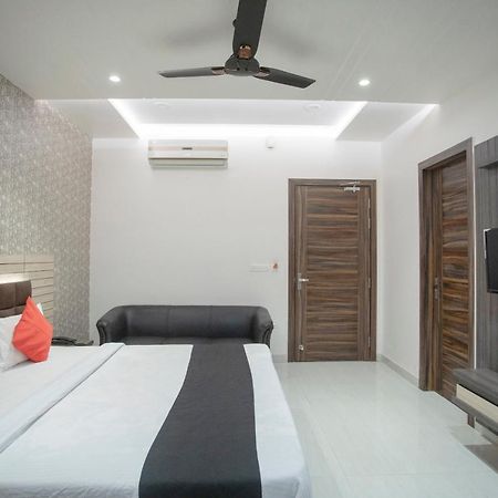 Capital O 69415 Green View Resort Alīgarh 외부 사진