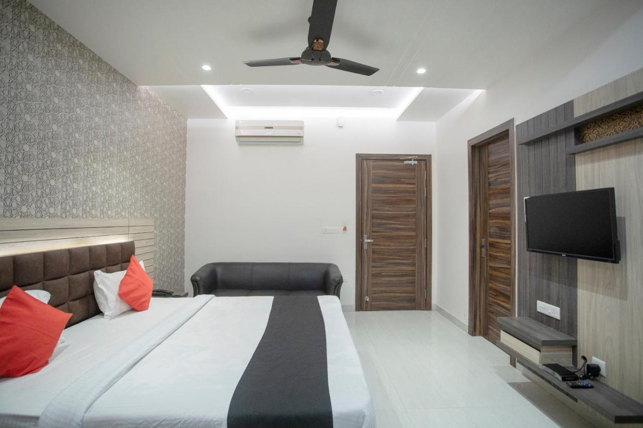 Capital O 69415 Green View Resort Alīgarh 외부 사진
