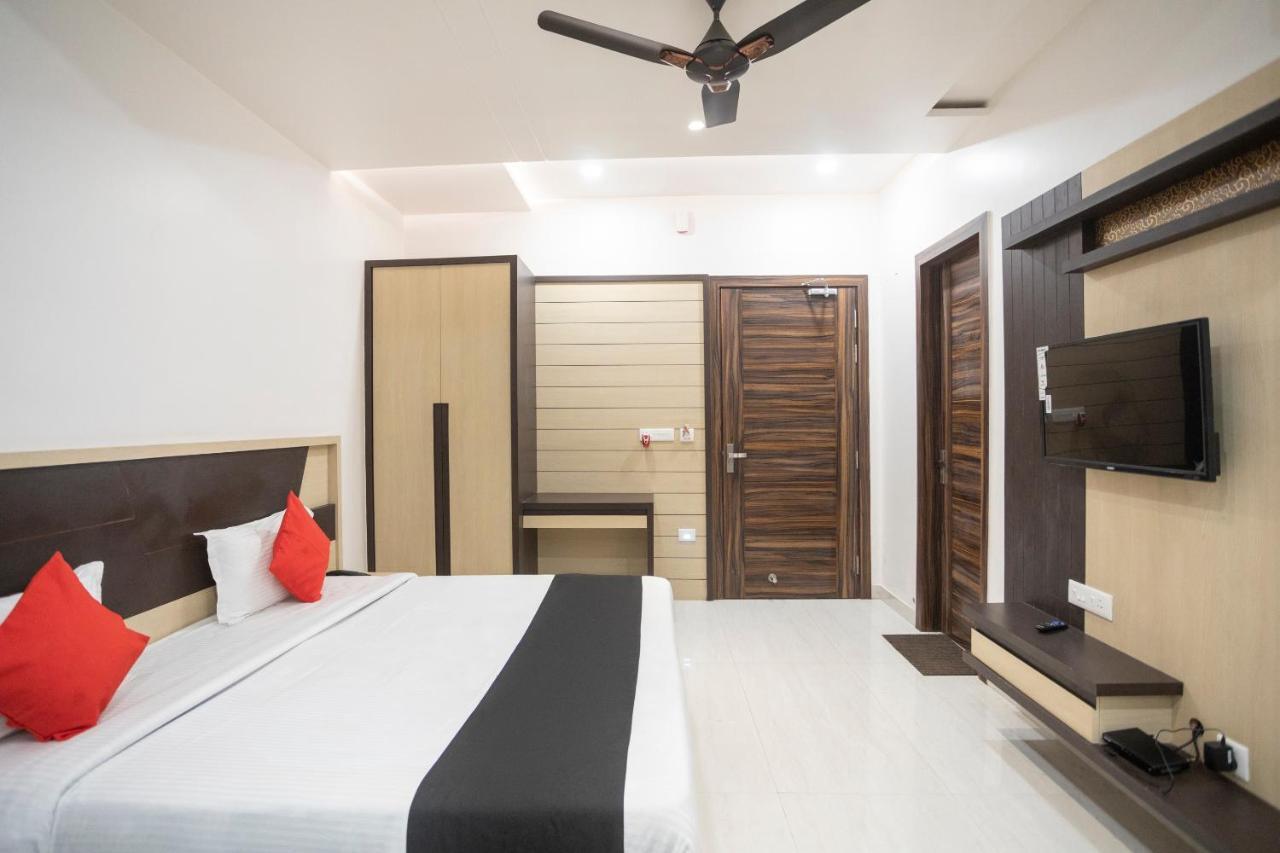 Capital O 69415 Green View Resort Alīgarh 외부 사진