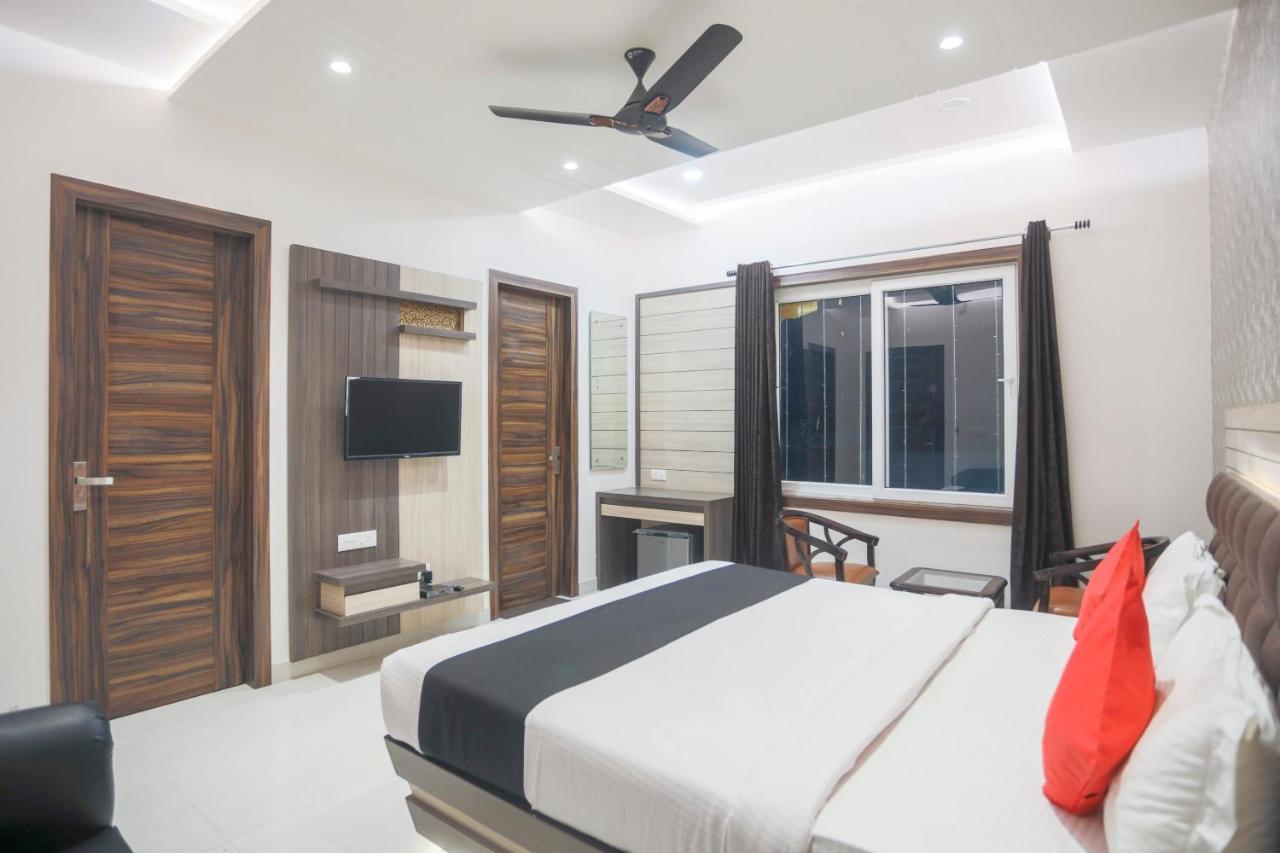 Capital O 69415 Green View Resort Alīgarh 외부 사진