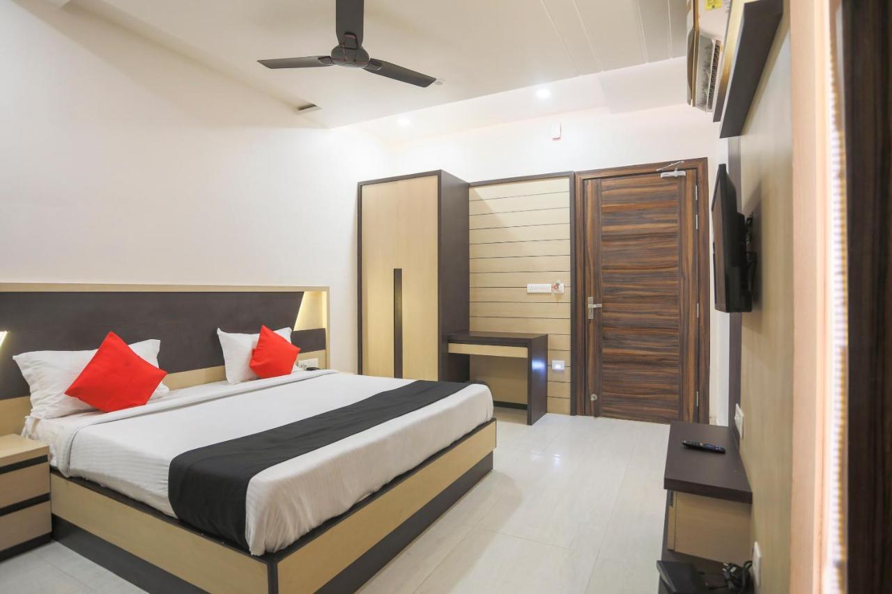 Capital O 69415 Green View Resort Alīgarh 외부 사진